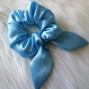 Saténová scrunchies gumička klasik uškatá - Baby Blue