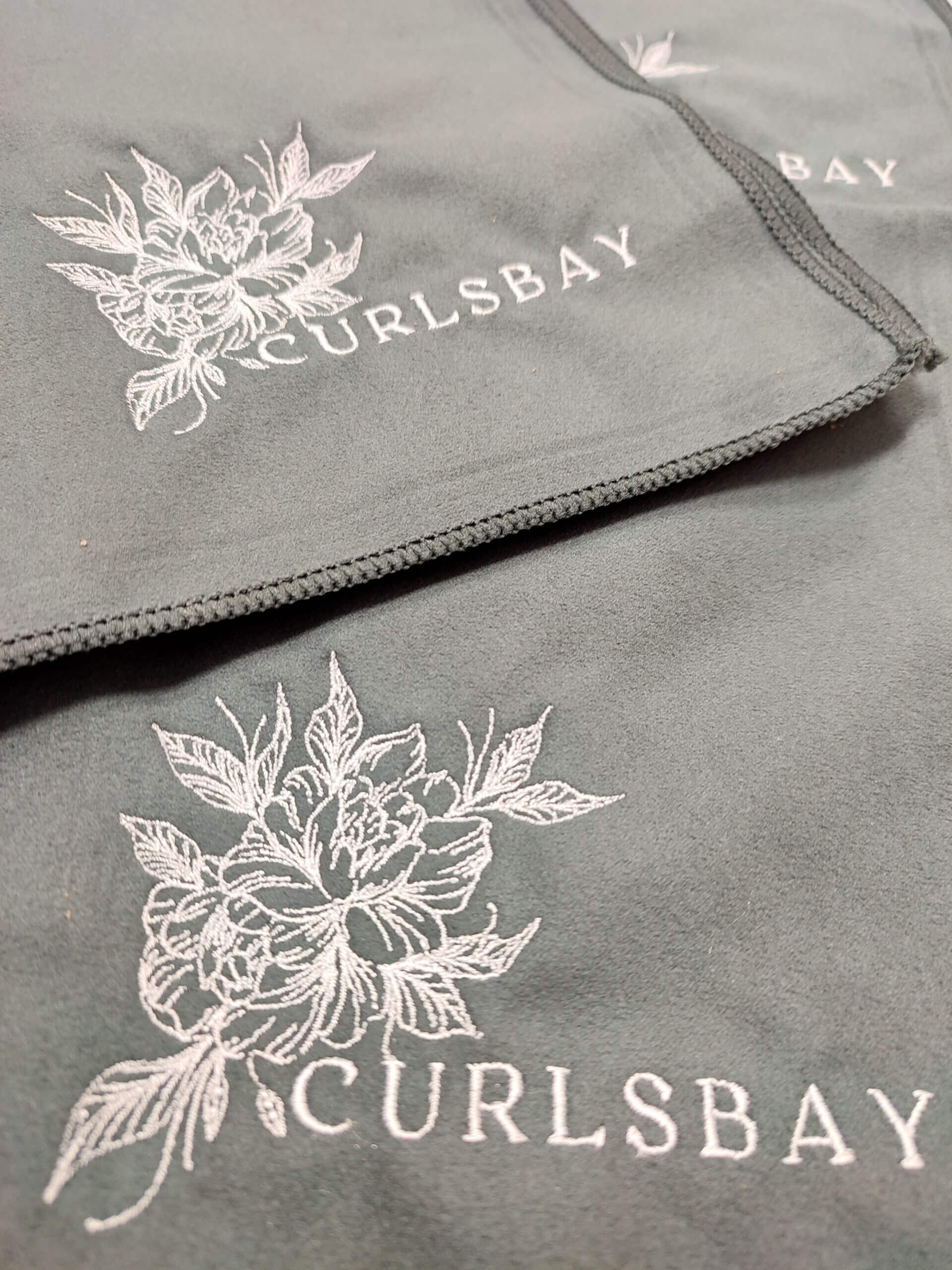 Curlsbay Happy Hair Towel – Grey – uterák na vlasy